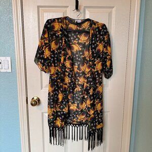 O-18 LuLaRoe Kimono with Fringe Sz S